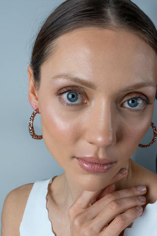 Zirkon Taşlı Bronz Küpe