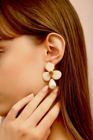 Üç Yapraklı İnci Küpe